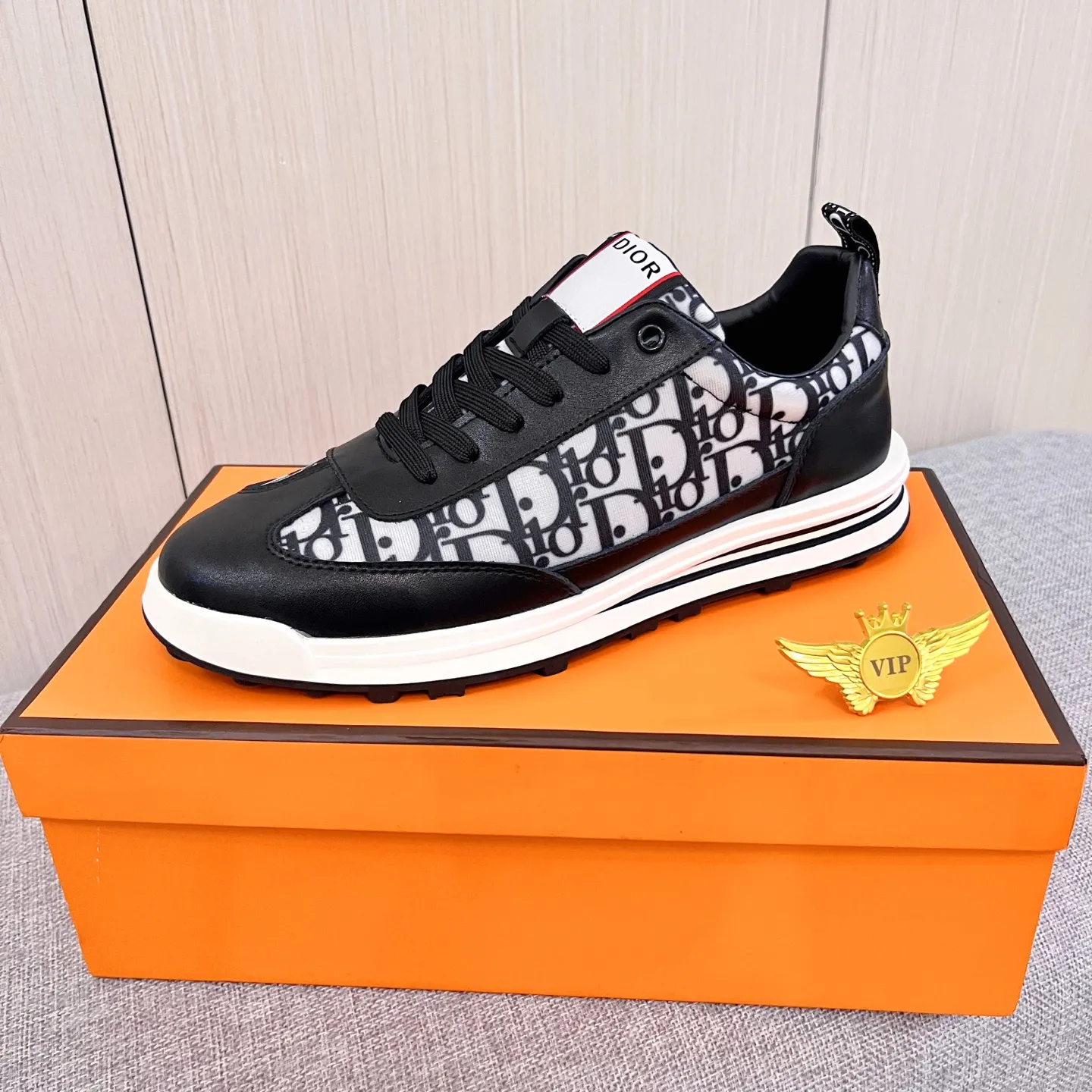 🚘🚘Factory batch 440 men's shoes💰[Dior]🔥Men's high-end brand of shoes official website 1:1 latest masterpiece: the upper is made of Italian imported first-layer cowhide with a comfortable and breathable lining➕original non-slip and wear-resistant outsole🔥, making walking more convenient and comfortable! An exclusive new model, a stunning work, a beautiful 1:1 replica [color] compared to the official quality! Create a fashionable personality to set off your uniqueness! A must-have for trendy men! Classic🔥Size: 38-44 Color: 🔥Multiple colors available🔥.